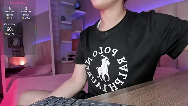 Megan mooree  online show from March 17, 12:04 pm