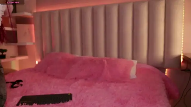 Megan mooree  online show from September 13, 12:05 pm