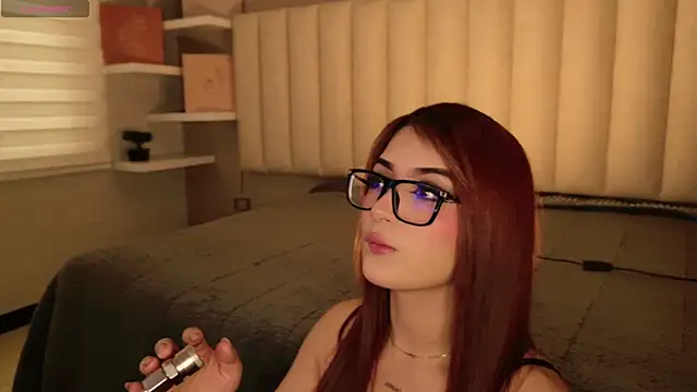 Megan mooree  online show from September 27, 1:05 pm