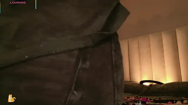 Megan mooree  online show from October 11, 12:36 pm