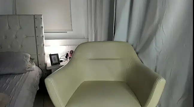 Gabycutee online show from February 12, 2:03 am