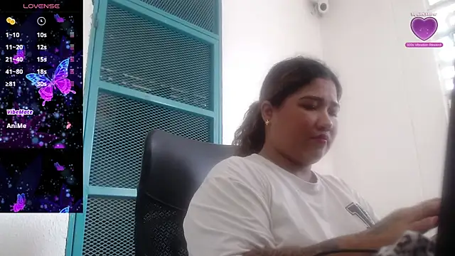 Gabycutee online show from October 4, 7:45 pm