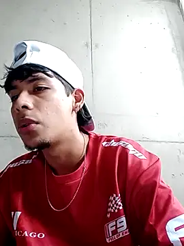 Snapshot of Elputas chatting on October 13, 6:19 pm Elputas online show from October 13, 6:19 pm