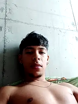 Snapshot of Elputas chatting on October 15, 3:34 pm Elputas online show from October 15, 3:34 pm