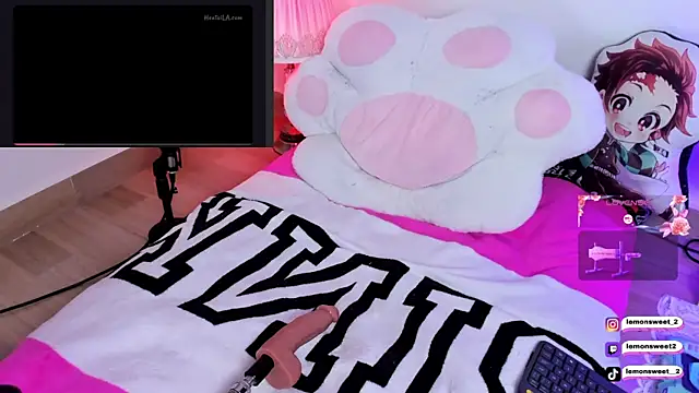 Snapshot of LemonSweet2 chatting on November 26, 1:39 am LemonSweet2 online show from November 26, 1:39 am