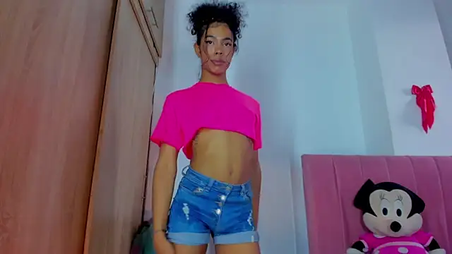 Snapshot of bloom444 chatting on December 15, 9:20 pm bloom444 online show from December 15, 9:20 pm