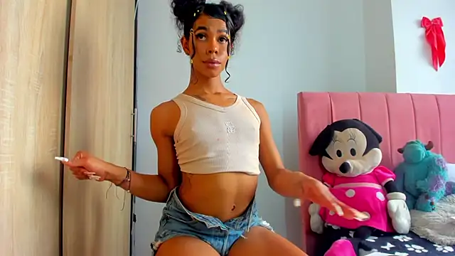 Snapshot of bloom444 chatting on December 19, 1:18 pm bloom444 online show from December 19, 1:18 pm