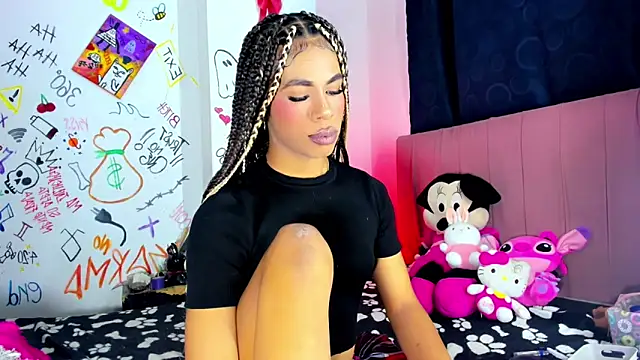 bloom444 online show from March 7, 11:35 pm