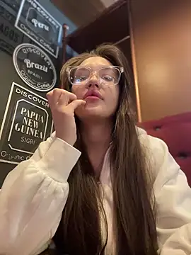 Holly Molii online show from December 14, 5:18 am