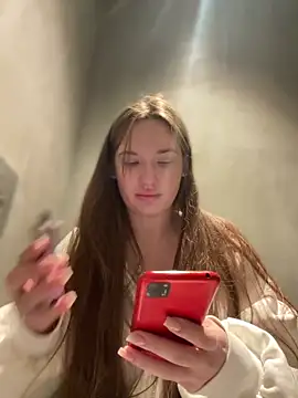 Holly Molii online show from January 8, 8:27 am