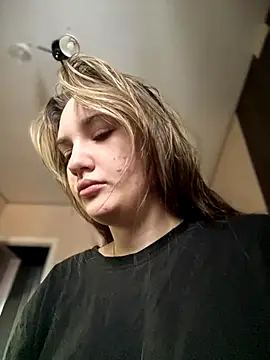 Holly Molii online show from November 29, 7:11 am