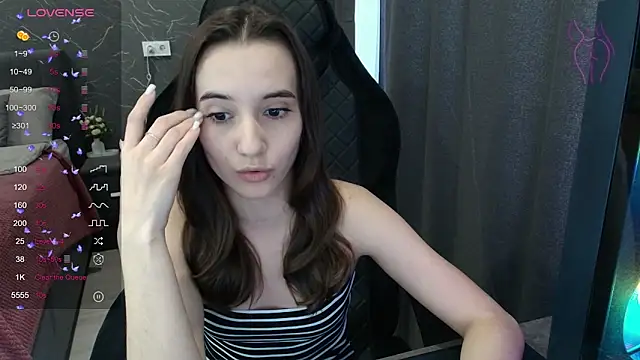 Alice Weiss online show from March 1, 1:13 pm