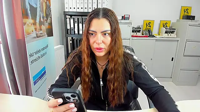 kilenyapatrice online show from February 9, 1:46 pm