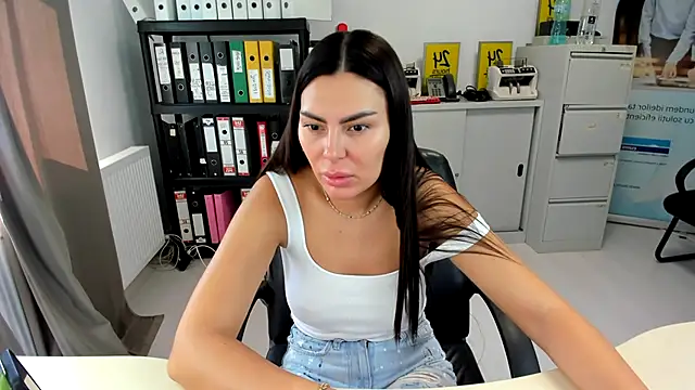 kilenyapatrice online show from September 9, 10:48 am