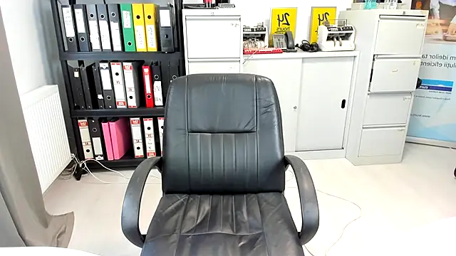 kilenyapatrice online show from September 20, 11:33 am