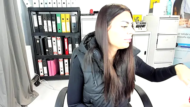 kilenyapatrice online show from October 3, 10:45 am