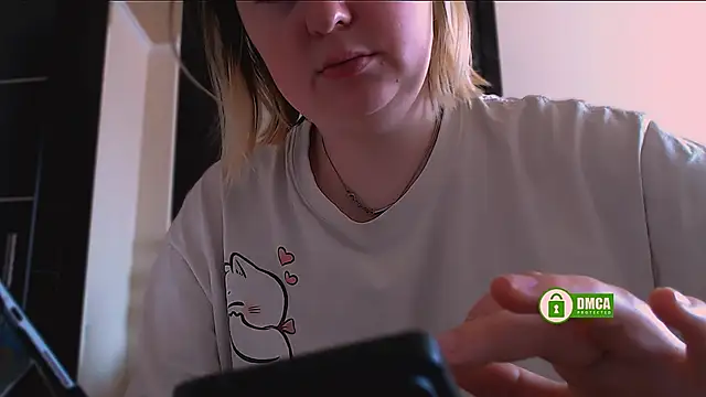 Snapshot of EvaAndLilith chatting on March 12, 5:46 am EvaAndLilith online show from March 12, 5:46 am