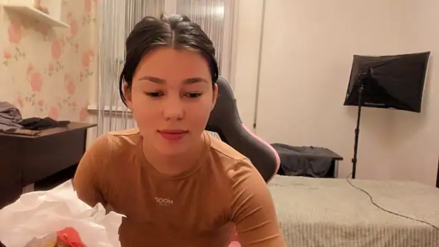 LunaXmii online show from December 8, 1:35 am