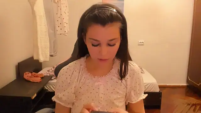 LunaXmii online show from February 10, 5:19 pm