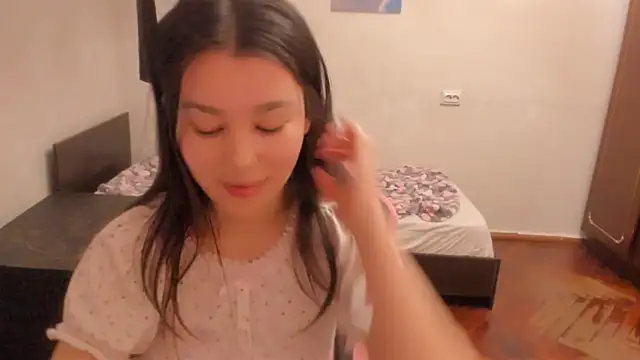 LunaXmii online show from March 3, 10:20 pm