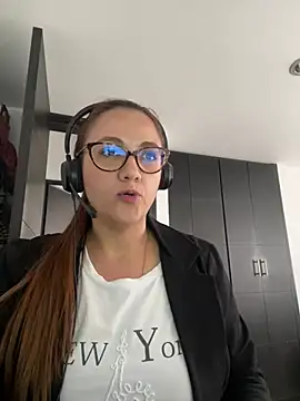 Shianrose online show from February 12, 9:11 pm