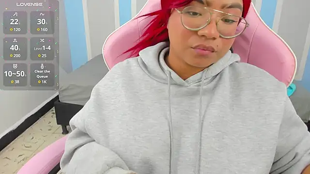 Snapshot of im_angels77 chatting on January 17, 8:56 am im angels77 online show from January 17, 8:56 am