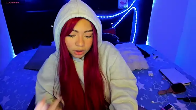 Snapshot of im_angels77 chatting on February 5, 8:32 am im angels77 online show from February 5, 8:32 am