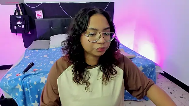 Snapshot of im_angels77 chatting on February 20, 4:18 am im angels77 online show from February 20, 4:18 am