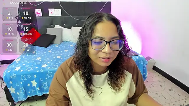 Snapshot of im_angels77 chatting on March 13, 2:05 am im angels77 online show from March 13, 2:05 am