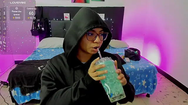 Snapshot of im_angels77 chatting on March 18, 3:20 am im angels77 online show from March 18, 3:20 am