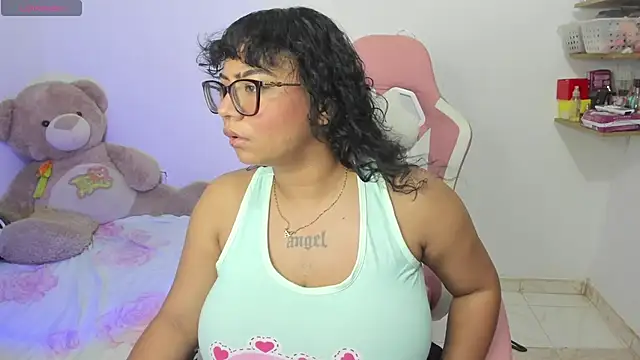 Snapshot of im_angels77 chatting on September 11, 6:57 am im angels77 online show from September 11, 6:57 am