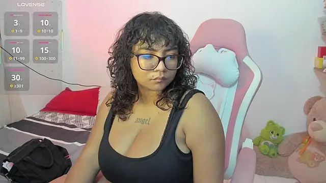 Snapshot of im_angels77 chatting on September 30, 3:33 am im angels77 online show from September 30, 3:33 am