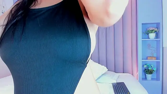 Snapshot of JaylaScott__ chatting on February 3, 11:42 am JaylaScott online show from February 3, 11:42 am