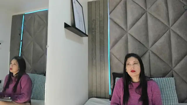 Snapshot of JaylaScott__ chatting on October 12, 11:20 am JaylaScott online show from October 12, 11:20 am