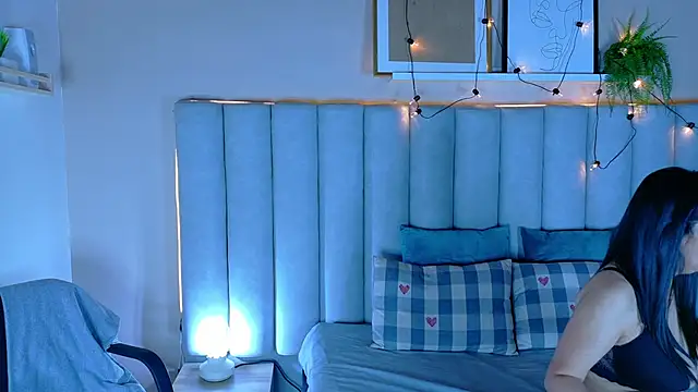 Snapshot of JaylaScott__ chatting on October 13, 11:43 am JaylaScott online show from October 13, 11:43 am