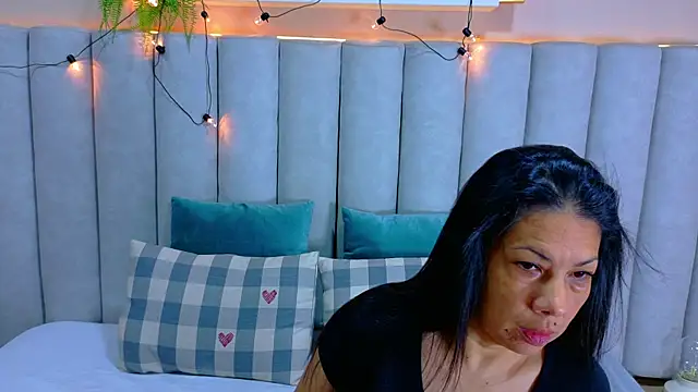 Snapshot of JaylaScott__ chatting on October 16, 11:33 am JaylaScott online show from October 16, 11:33 am