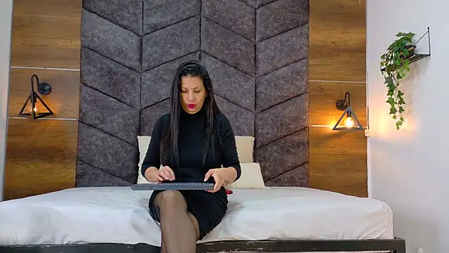 Snapshot of JaylaScott__ chatting on November 1, 11:51 pm JaylaScott online show from November 1, 11:51 pm