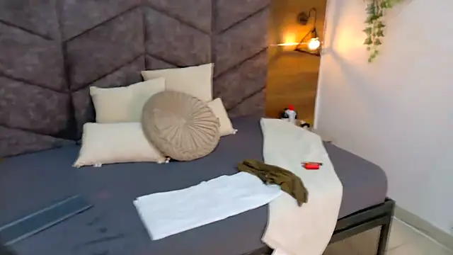 Snapshot of JaylaScott__ chatting on November 3, 11:55 am JaylaScott online show from November 3, 11:55 am