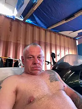 Snapshot of JakubW79 chatting on May 1, 3:49 pm JakubW79 online show from May 1, 3:49 pm