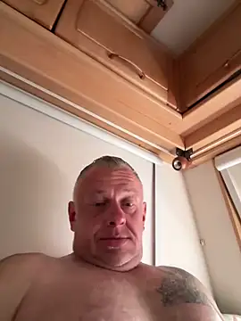 Snapshot of JakubW79 chatting on May 6, 4:01 pm JakubW79 online show from May 6, 4:01 pm