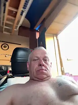 Snapshot of JakubW79 chatting on May 28, 6:27 pm JakubW79 online show from May 28, 6:27 pm