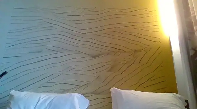 Snapshot of CaroAndMarc chatting on February 15, 4:56 pm CaroAndMarc online show from February 15, 4:56 pm