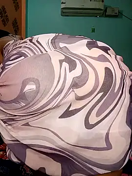 Snapshot of poojaji690 chatting on February 9, 5:50 am poojaji690 online show from February 9, 5:50 am