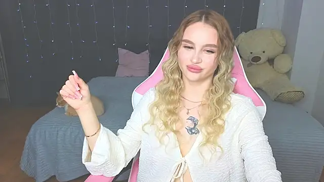 doll barbieee online show from May 11, 3:40 pm