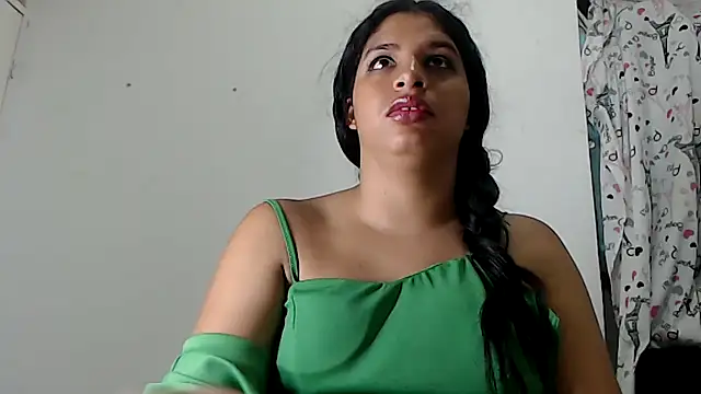 Snapshot of sexyhot20xxx chatting on February 1, 6:10 am sexyhot20xxx online show from February 1, 6:10 am