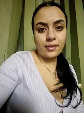 Snapshot of ElyzaIbarra chatting on February 22, 3:12 am ElyzaIbarra online show from February 22, 3:12 am