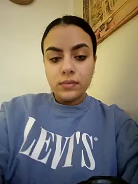 Snapshot of ElyzaIbarra chatting on February 28, 5:04 am ElyzaIbarra online show from February 28, 5:04 am