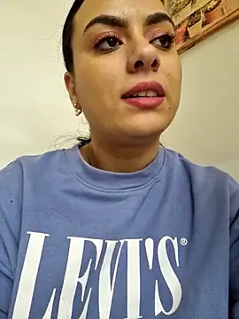 Snapshot of ElyzaIbarra chatting on February 28, 8:20 am ElyzaIbarra online show from February 28, 8:20 am