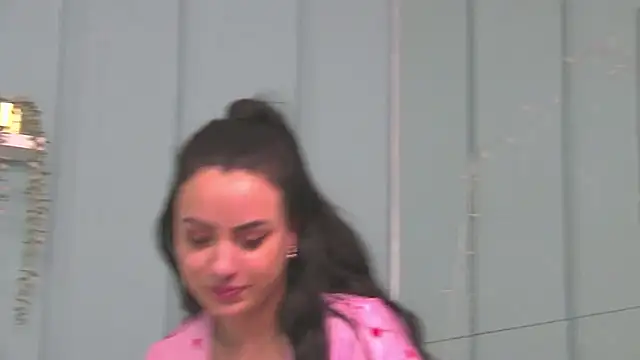 Snapshot of ElyzaIbarra chatting on March 8, 7:09 pm ElyzaIbarra online show from March 8, 7:09 pm