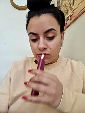 Snapshot of ElyzaIbarra chatting on March 21, 6:38 am ElyzaIbarra online show from March 21, 6:38 am